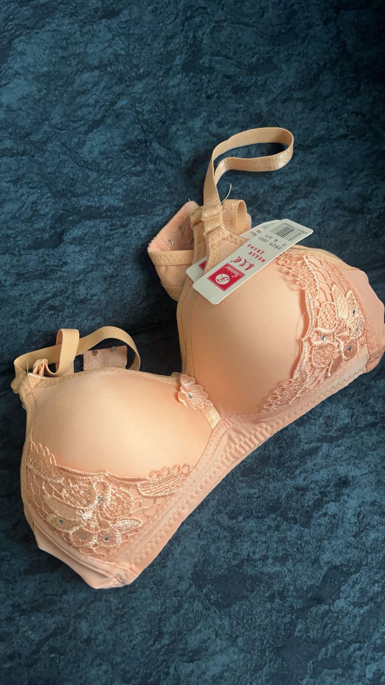 Imported Elegance & Comfort Tailored Wireless Padded Bra for You!