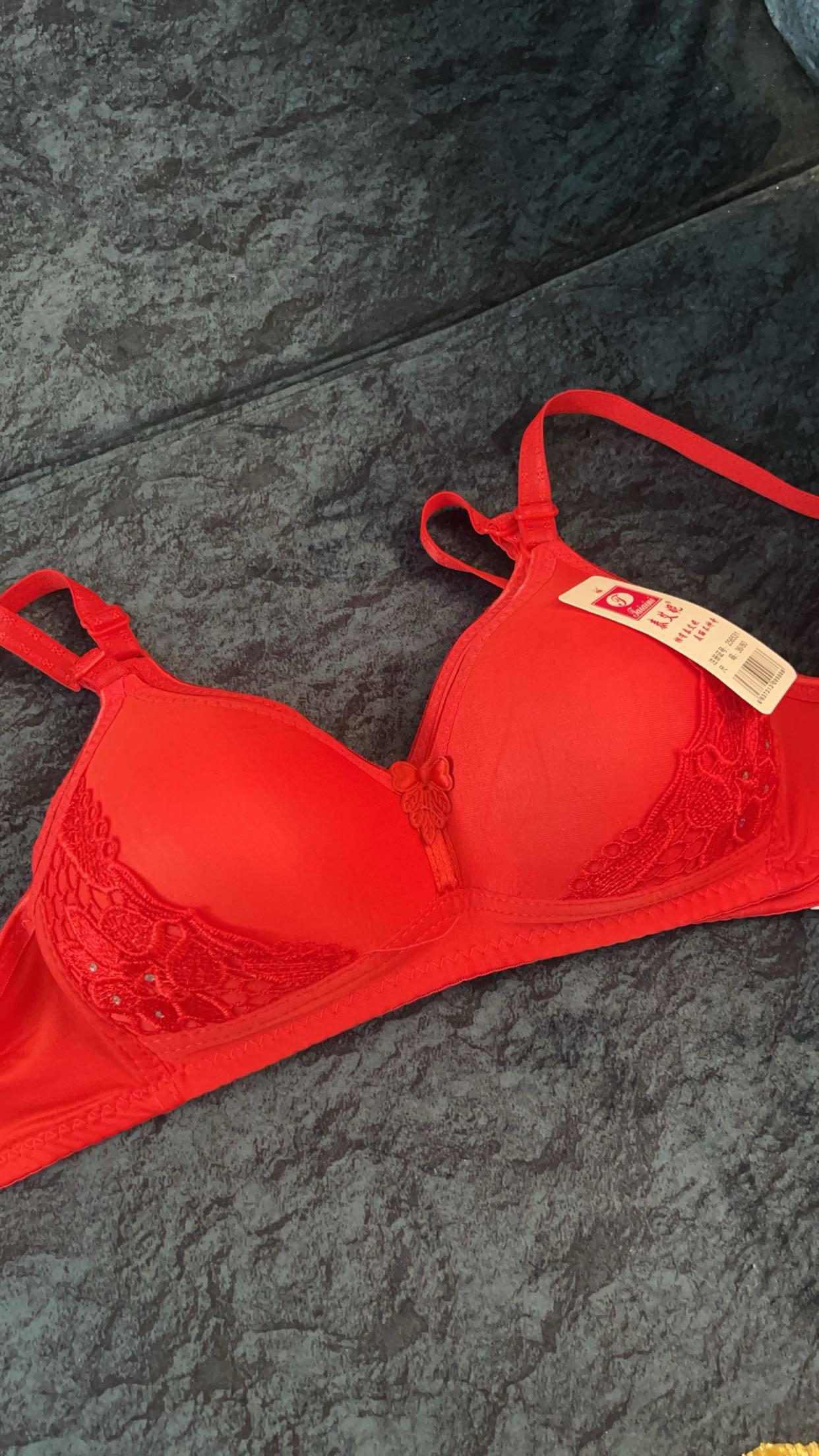 Imported Elegance & Comfort Tailored Wireless Padded Bra for You!